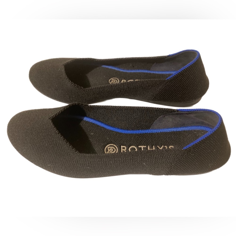 Black Rothy’s Rounded Toe Flat